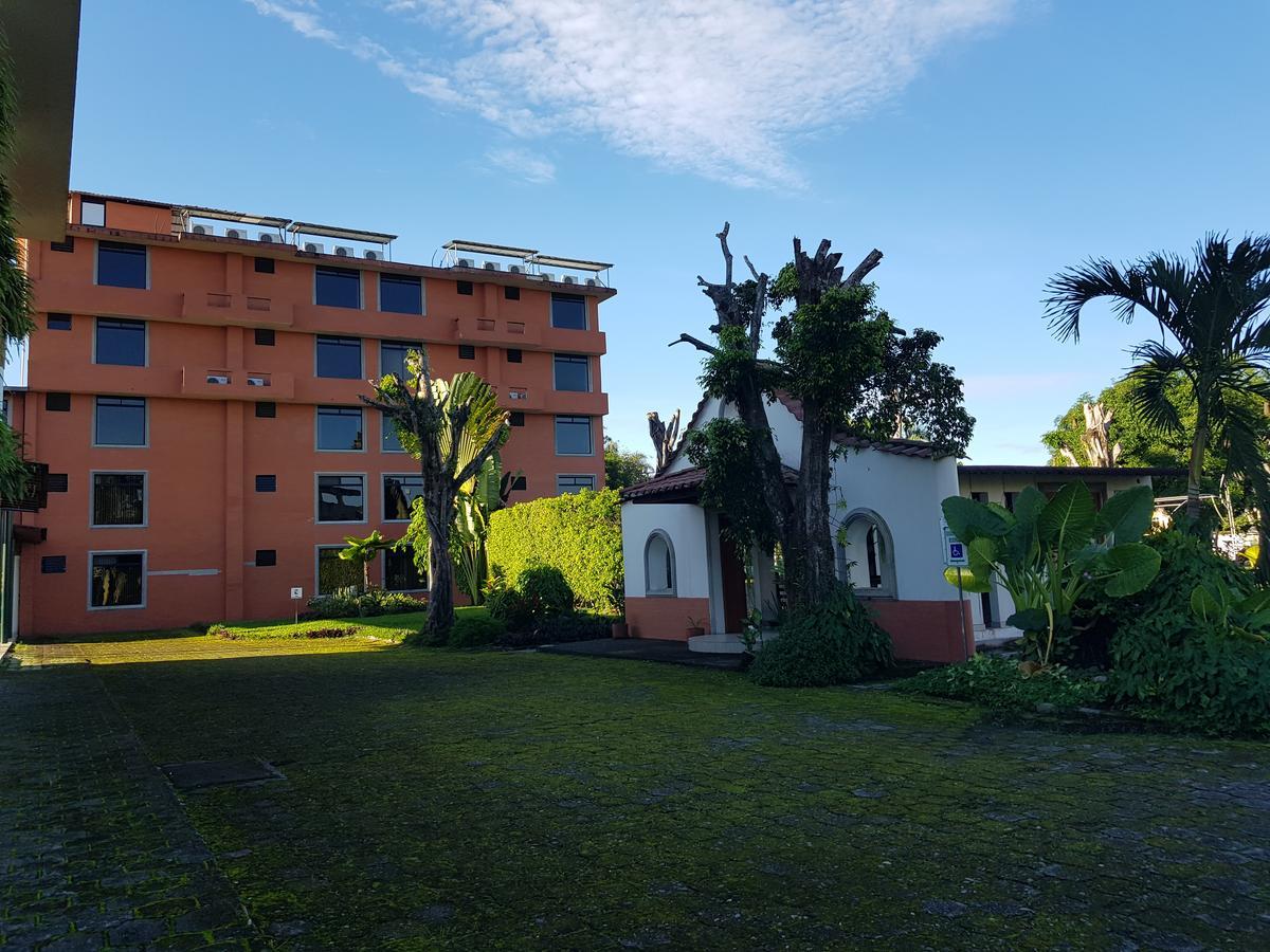 Gran Hotel De Lago - Lago Agrio Nueva Loja Bagian luar foto