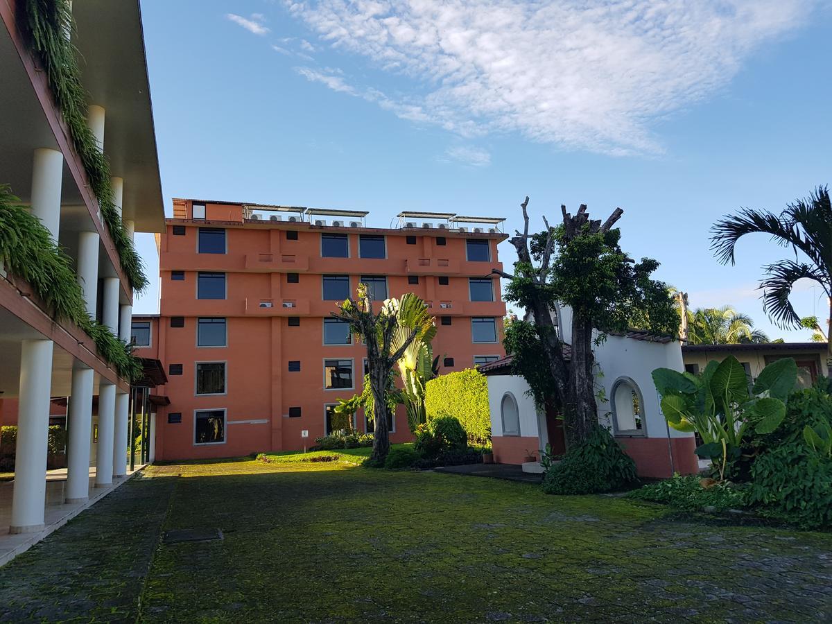 Gran Hotel De Lago - Lago Agrio Nueva Loja Bagian luar foto