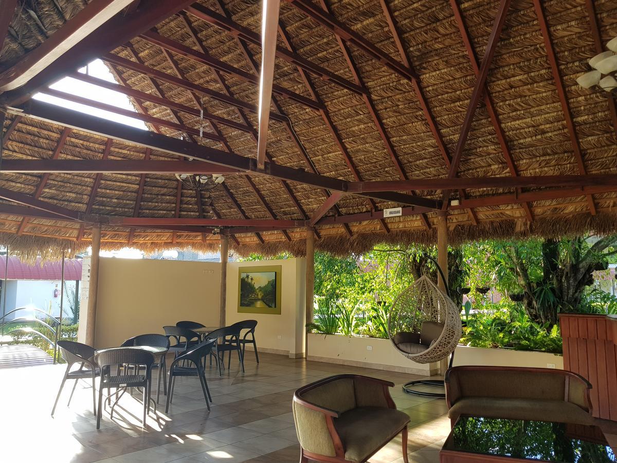 Gran Hotel De Lago - Lago Agrio Nueva Loja Bagian luar foto