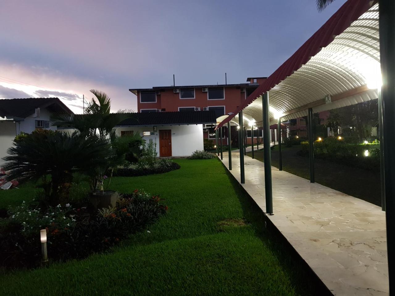 Gran Hotel De Lago - Lago Agrio Nueva Loja Bagian luar foto