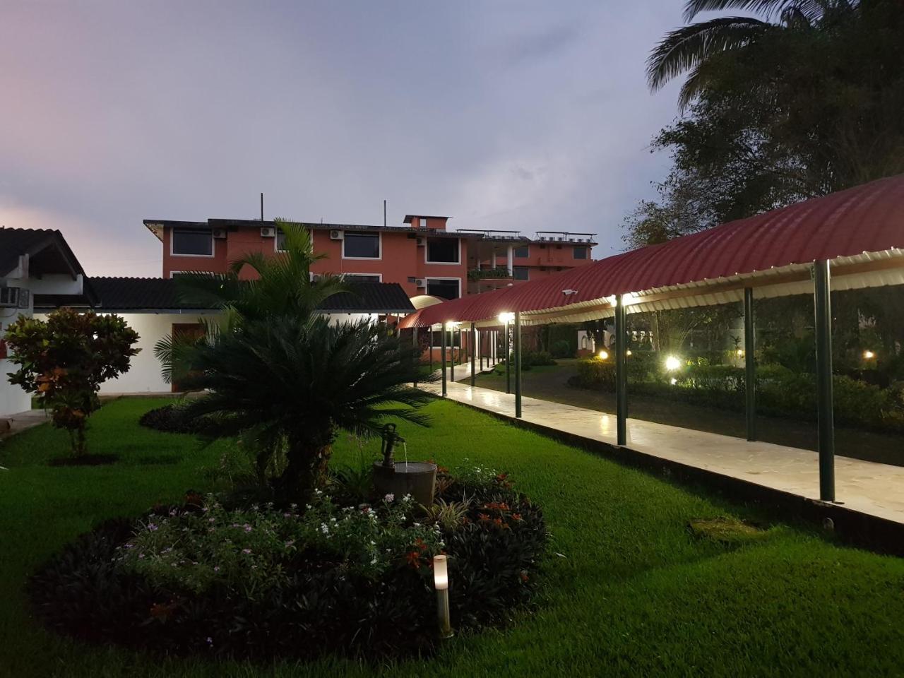 Gran Hotel De Lago - Lago Agrio Nueva Loja Bagian luar foto