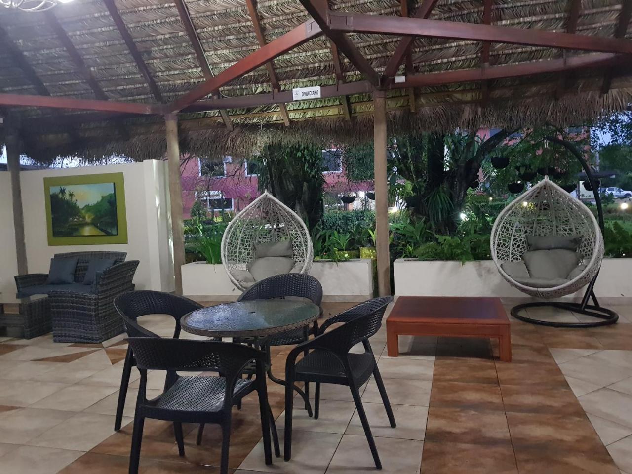 Gran Hotel De Lago - Lago Agrio Nueva Loja Bagian luar foto