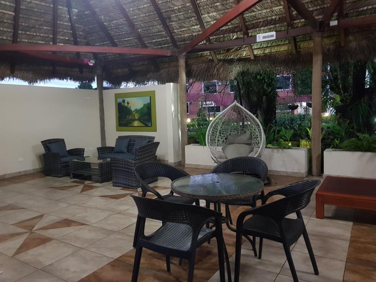 Gran Hotel De Lago - Lago Agrio Nueva Loja Bagian luar foto