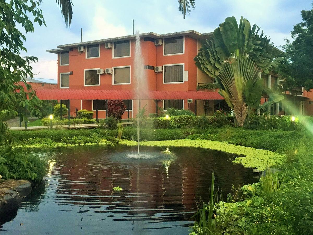Gran Hotel De Lago - Lago Agrio Nueva Loja Bagian luar foto